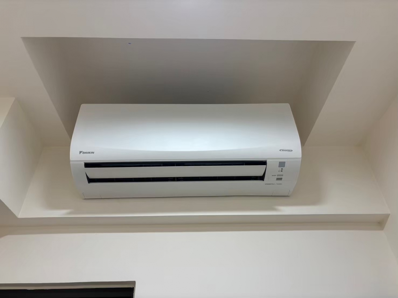 安裝品牌：大金變頻冷氣（一對二＊二組）、
安裝型號(1)：2MXM56YVLT+FTXM22/41YVLT、
安裝型號(2)：2MXP50TVLT+CTXP25/30TVLT